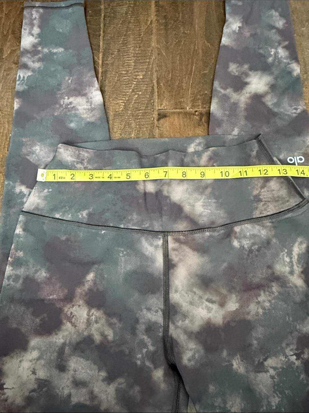 ALO Yoga Cloud Wash High-Rise Leggings in Teal, Purple, Gray - Picture 3 of 6
